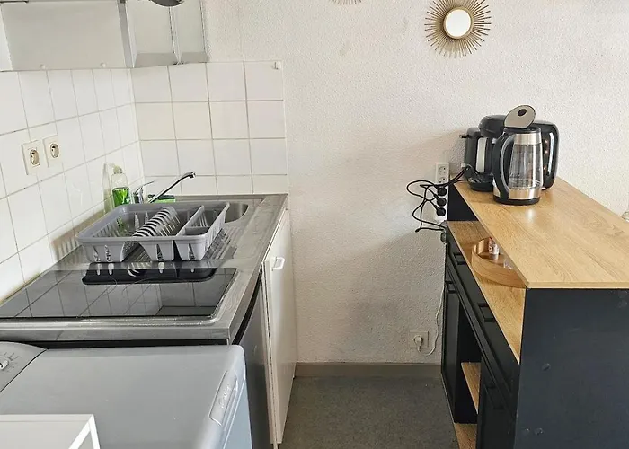 Petit Cosy, Balcon Et Vue דירה *